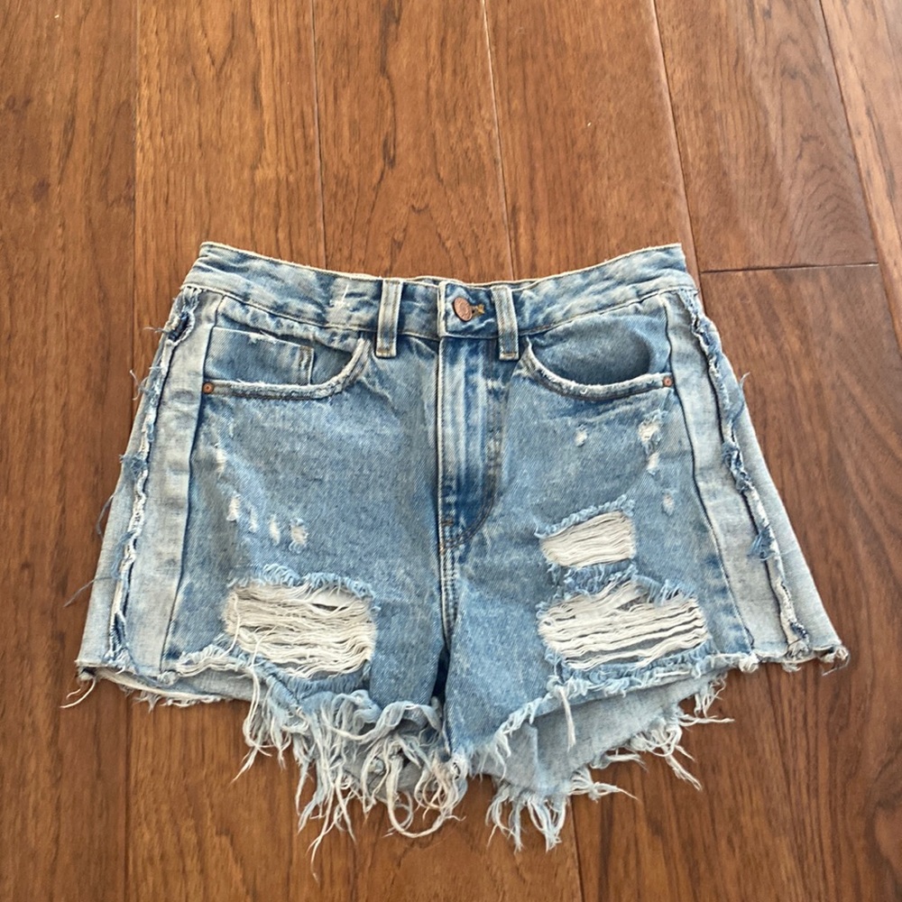 Ripped jean shorts.